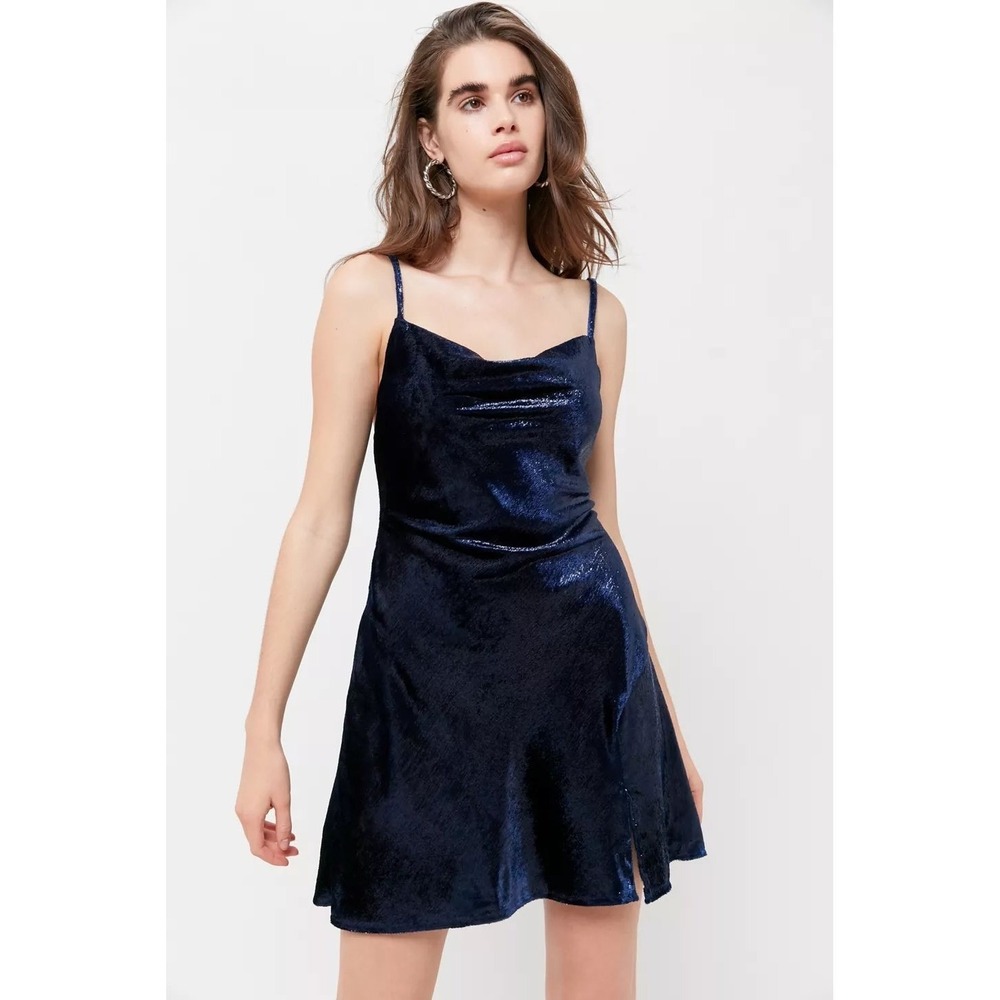 ASTR‎ The Label Women Dancing Queen Dress Large Navy Blue Metallic Velvet Cowl